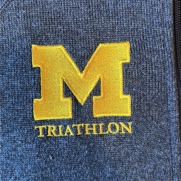 Patagonia 1/4 Zip Michigan - Picture 2 of 4